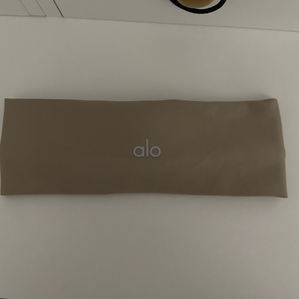 Alo headband
